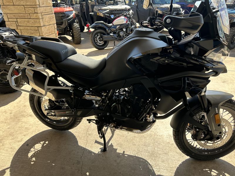 2025 CFMOTO IBEX 800E GEM BLACKImage 4