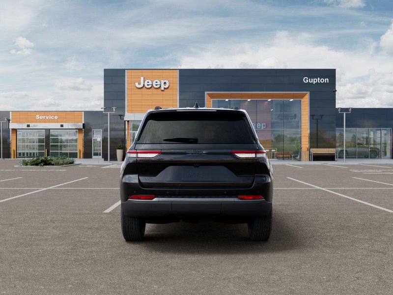 New 2026 Jeep Grand Cherokee Laredo Altitude 4x4Image 33