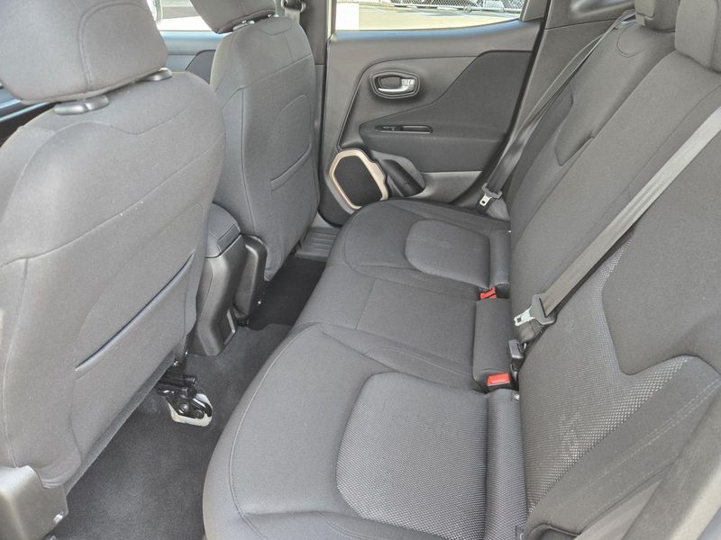 Used 2016 Jeep Renegade FWD 4dr Latitude