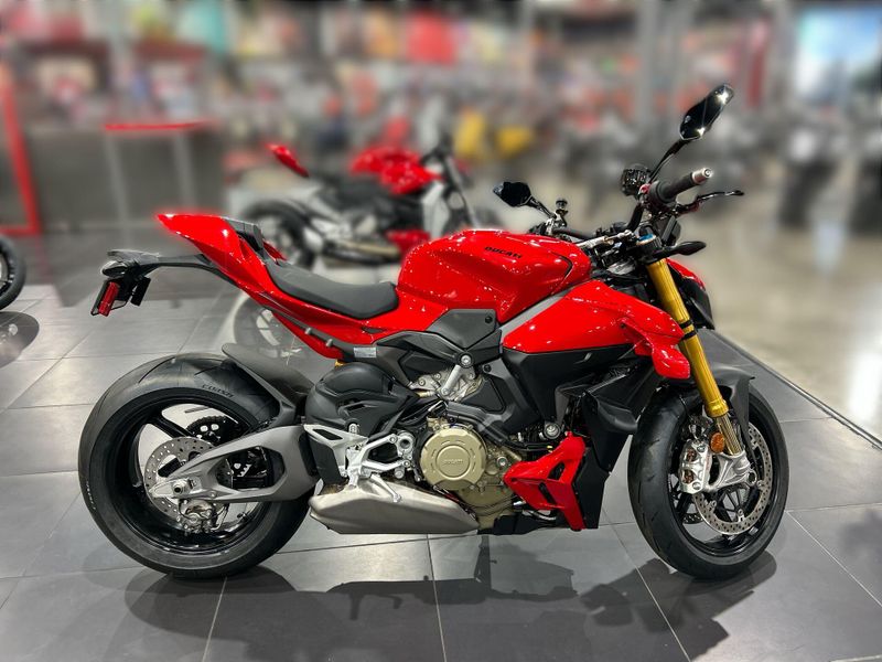 New 2025 Ducati STREETFIGHTER V4 S 3G Image 11