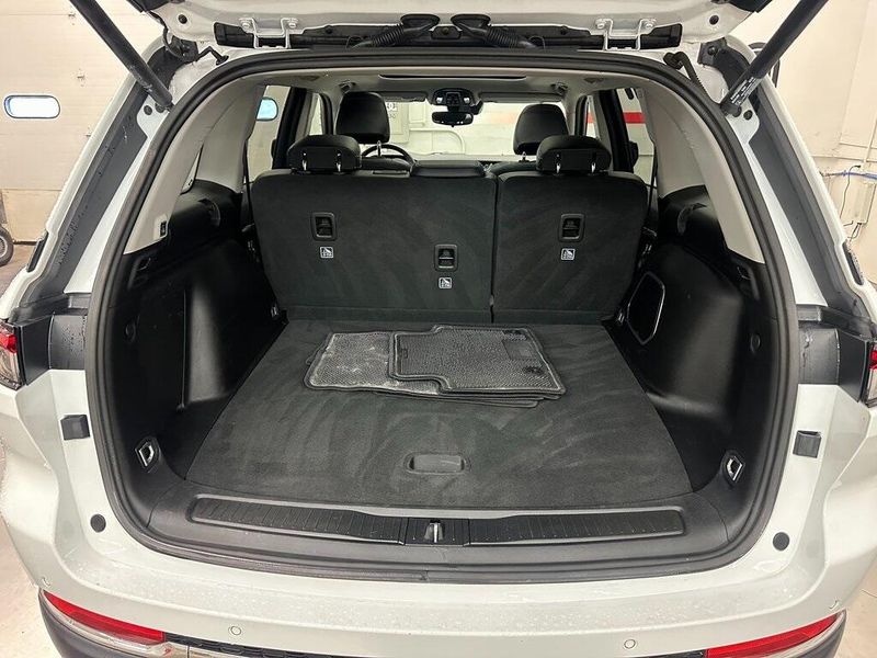 2024 Jeep Cherokee Limited 4xe photo 10