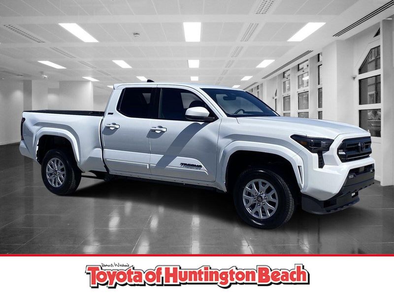 2025 Toyota Tacoma SR5Image 1