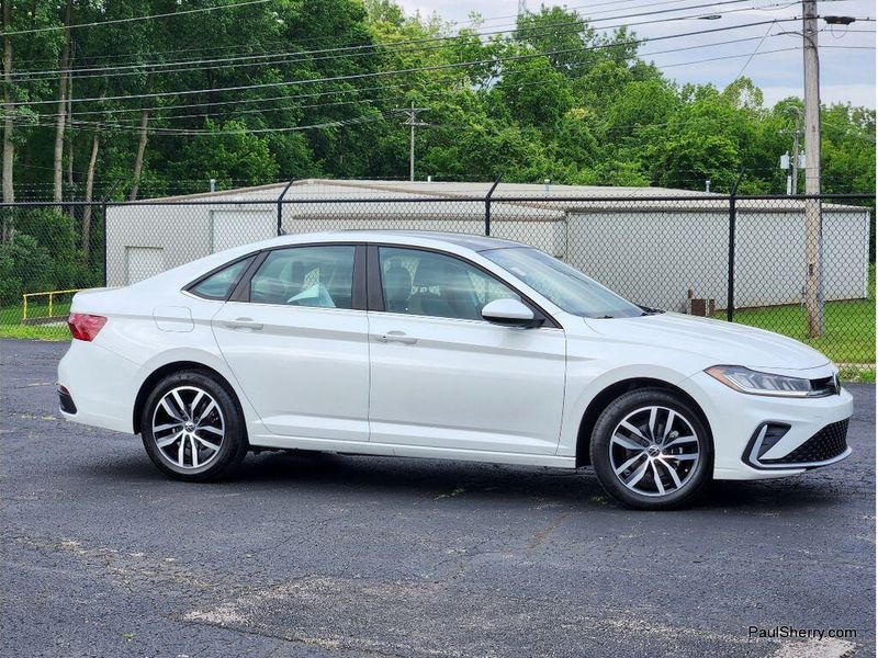 Used 2025 Volkswagen Jetta SE