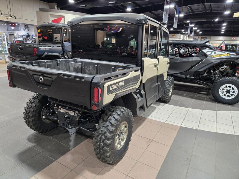 2025 Can-Am DEFENDER MAX LIMITED CAB HD10 DESERT TAN AND STEALTH BLACKImage 7