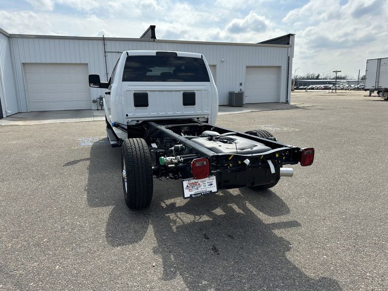 2024 RAM 3500 Tradesman Crew Cab Chassis 4x4 60