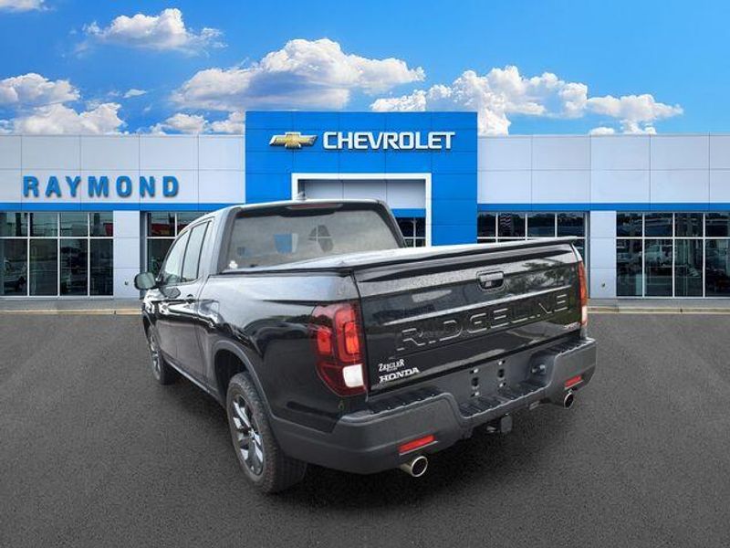 Used 2024 Honda Ridgeline SportImage 5