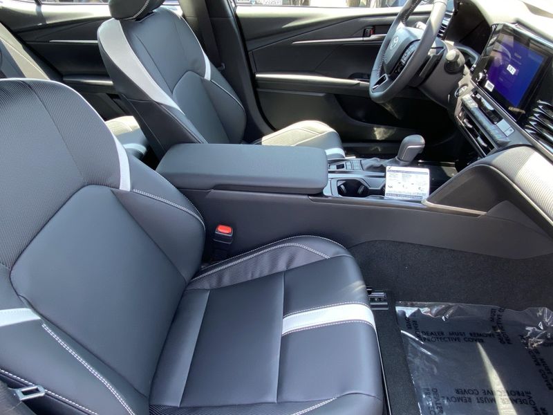 New 2025 Toyota Camry SEImage 10