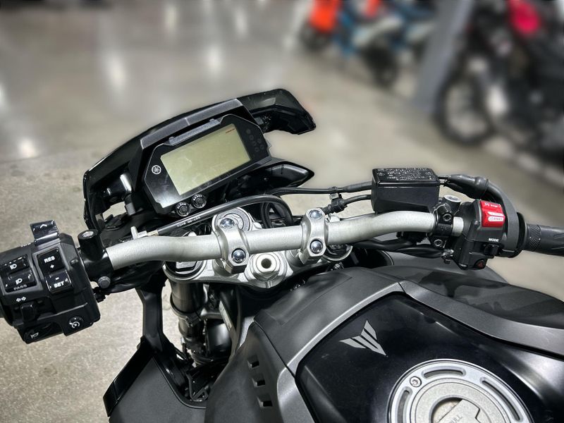 2019 Yamaha MT-10 Image 19