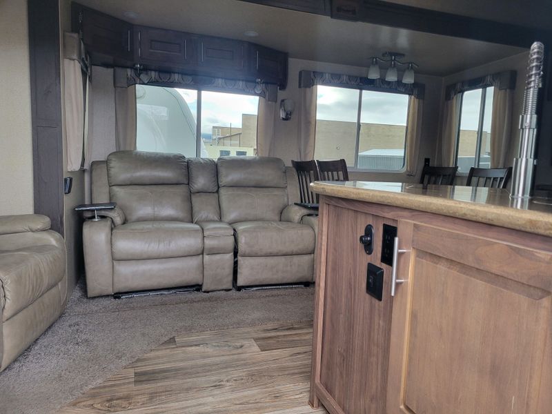 Used 2020 NORTHWOOD MFG ARCTIC FOX 29-5T Image 9