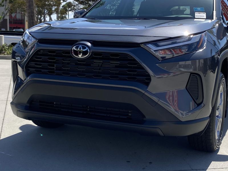 New 2025 Toyota RAV4 Hybrid LEImage 7