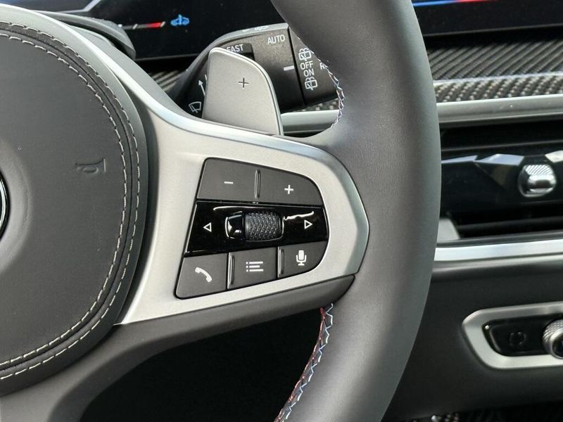 2025 BMW X7 M60iImage 24