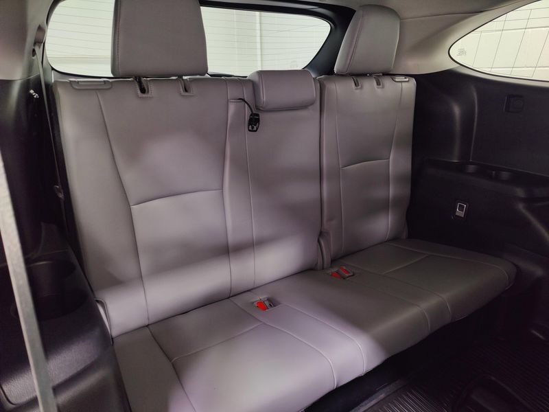 Used 2022 Toyota Highlander XLE AWD w/SunroofImage 21