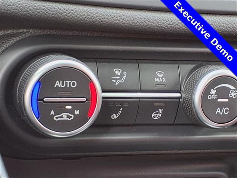 New 2025 Alfa Romeo Giulia VeloceImage 6