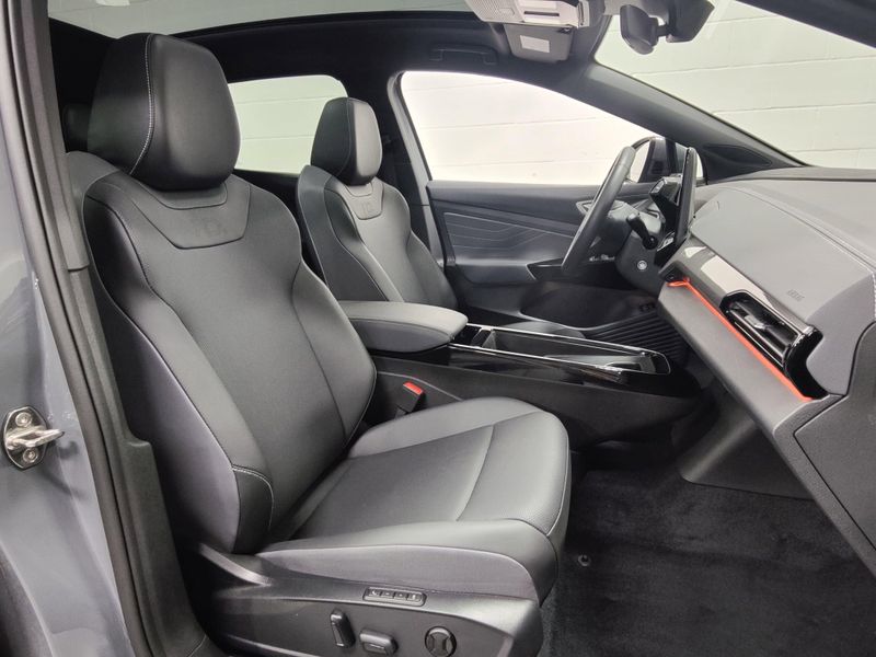 Used 2024 Volkswagen ID.4 S w/ Glass RoofImage 4