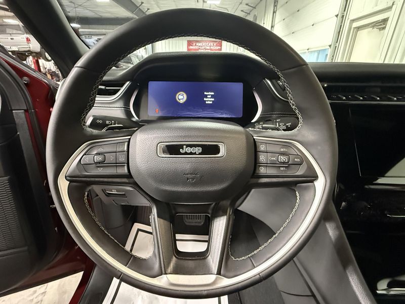 Used 2024 Jeep Grand Cherokee L LaredoImage 26