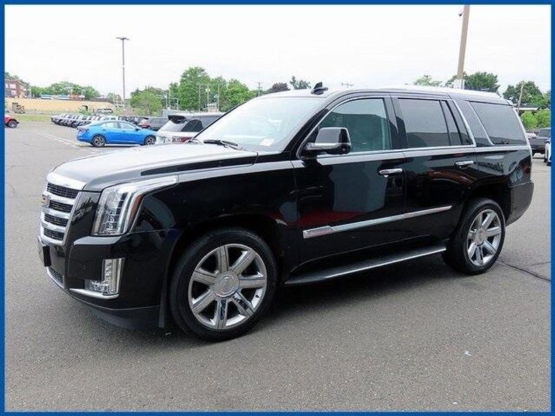 2020 Cadillac Escalade Premium LuxuryImage 1