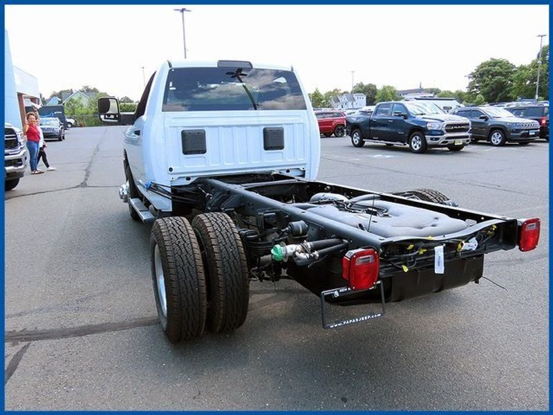 2024 RAM 3500 Chassis Cab TradesmanImage 5