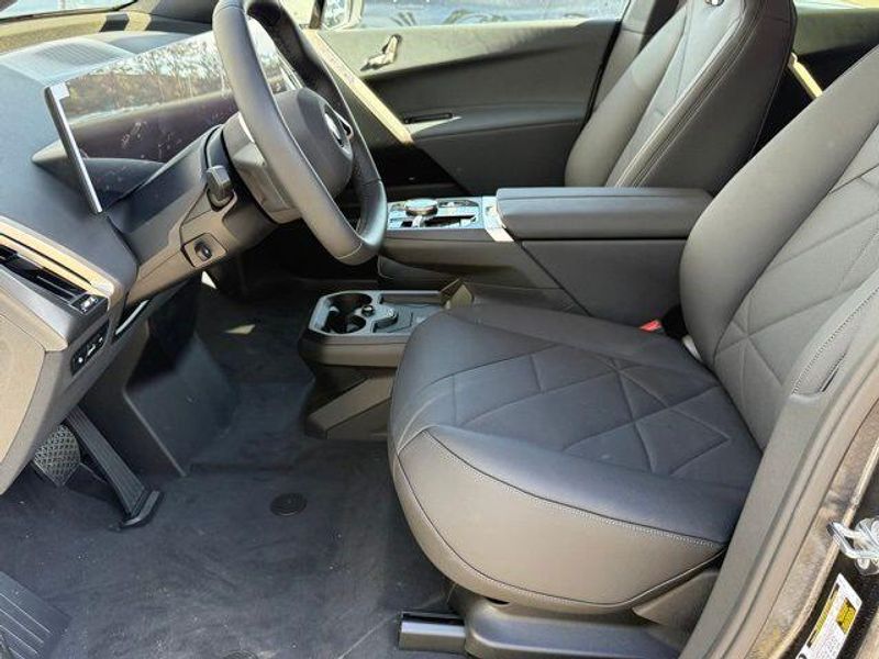 New 2026 BMW iX xDrive60Image 17