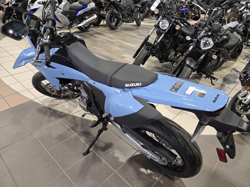 2025 Suzuki DRZ 4SM SKY GRAY Image 5