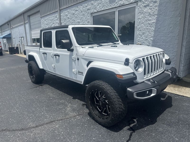2020 Jeep Gladiator OverlandImage 3
