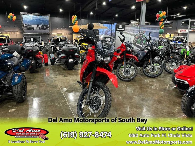 2024 Kawasaki KL650GRFNL-RD1  in a FIRECRACKER RED/METALLIC CARBON GRAY exterior color. Del Amo Motorsports of South Bay (619) 547-1937 delamomotorsports.com 