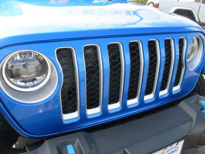 2023 Jeep Wrangler 4xE SaharaImage 4