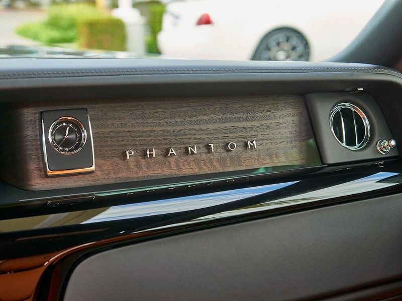 2025 Rolls-Royce Phantom Image 16