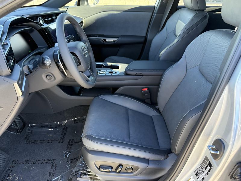 New 2026 Lexus RZ 350eImage 17