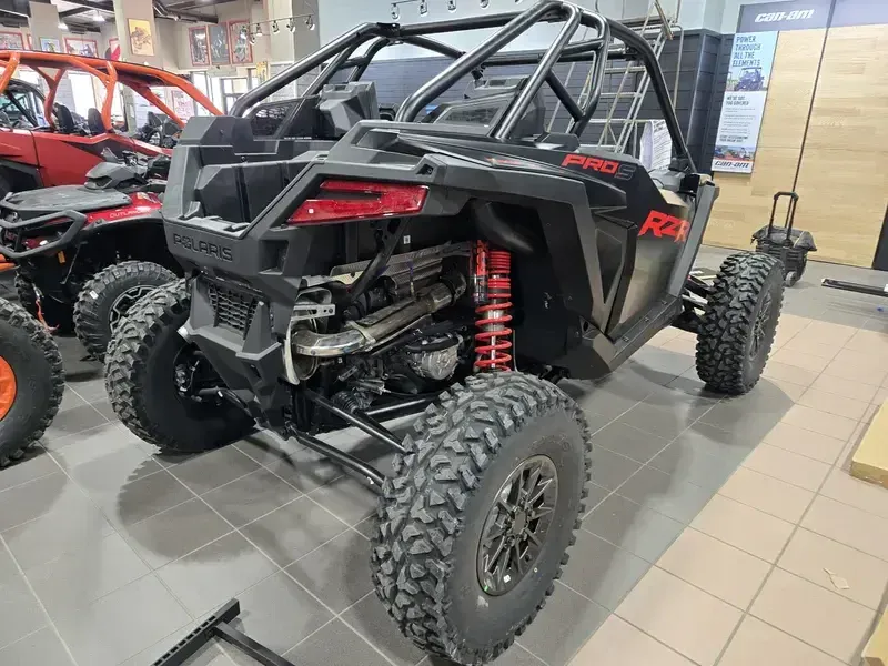 2025 Polaris RZR PRO S ULTIMATE ONYX BLACK Image 4