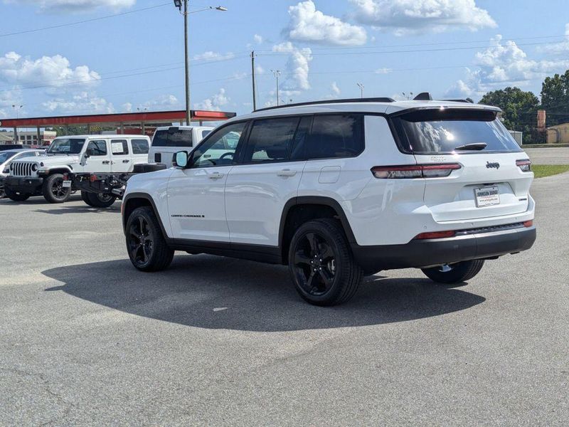New 2024 Jeep Grand Cherokee L Limited 4x2Image 5