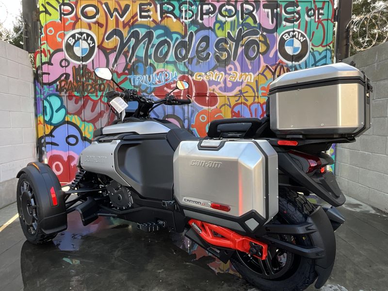 2025 Can-Am CANYON XT Image 6