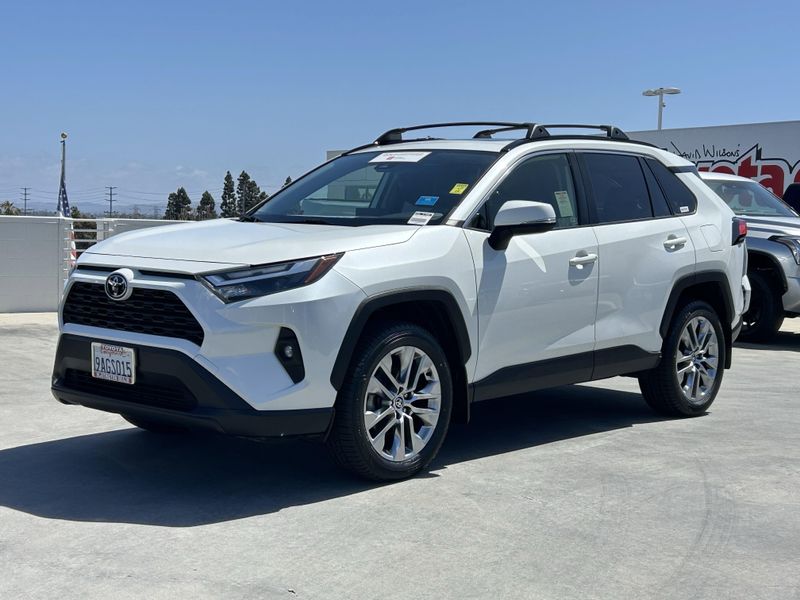 2022 Toyota RAV4 XLE PremiumImage 8