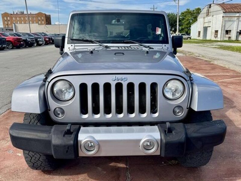 2014 Jeep Wrangler Unlimited SaharaImage 2