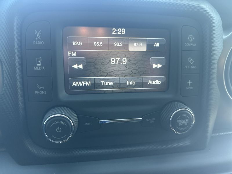 Used 2019 Jeep Wrangler SportImage 23
