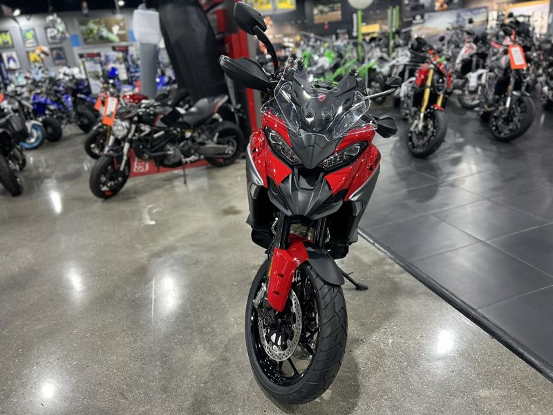 New 2025 Ducati MULTISTRADA V4 Image 13