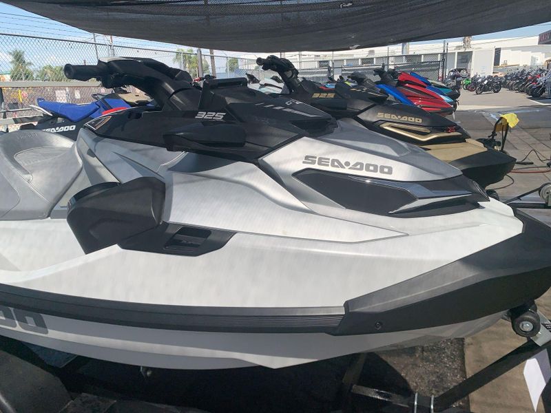 New 2025 Sea-Doo GTX LIMITED 325 (SOUND SYSTEM) Image 10