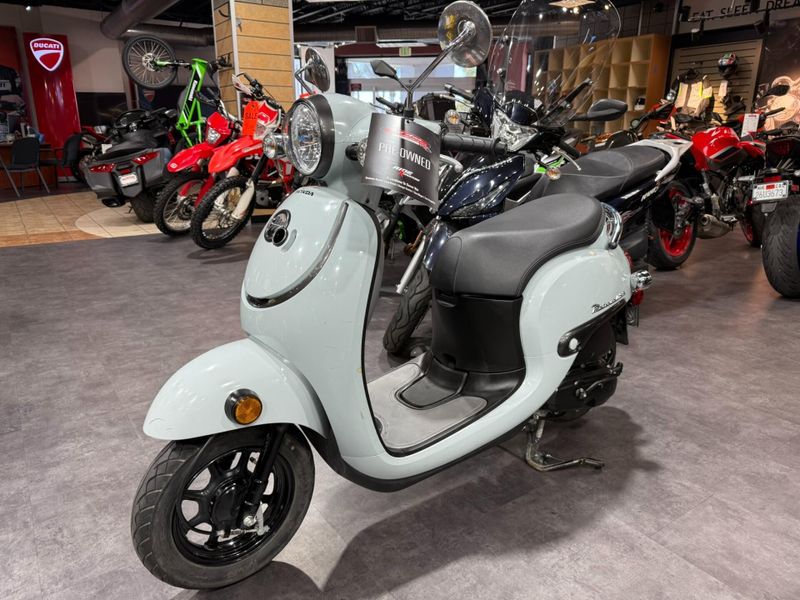 Used 2022 Honda Metropolitan Image 5