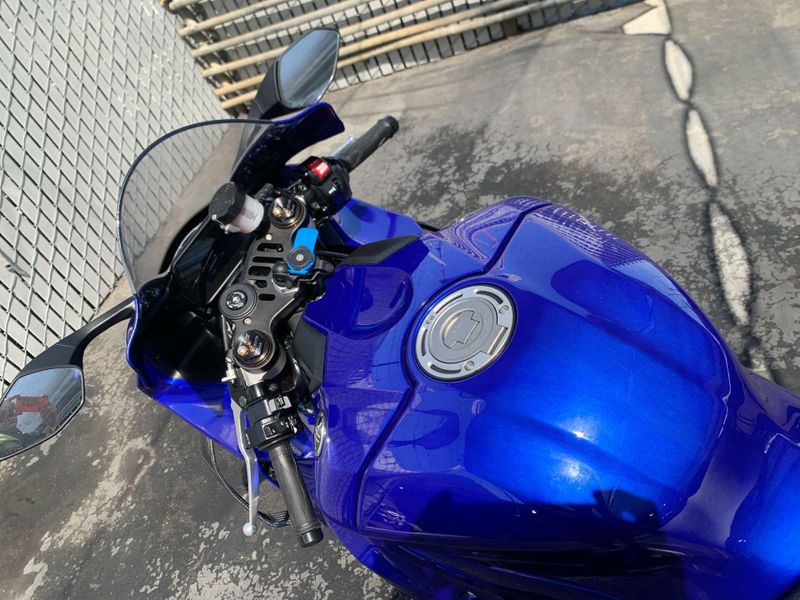 Used 2025 Yamaha YZF-R1 CA Image 21