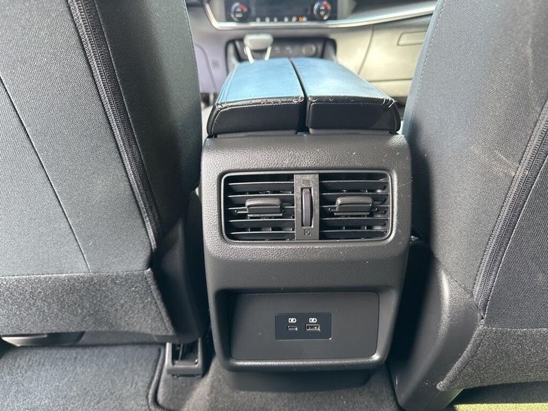 Used 2023 Nissan Rogue SVImage 24
