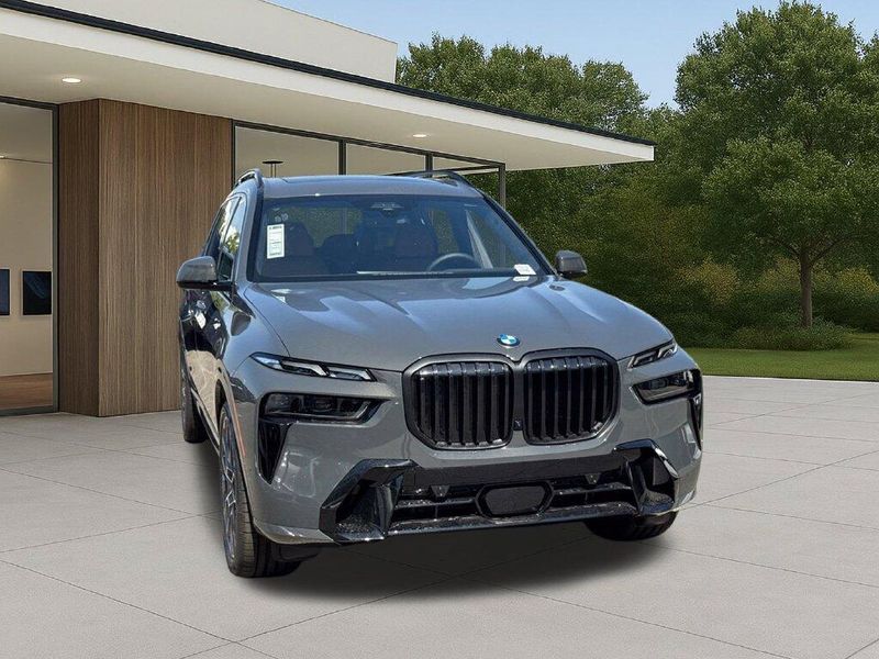 New 2027 BMW X7 xDrive40iImage 5