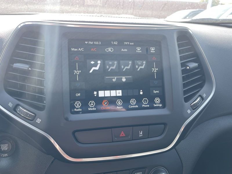 2022 Jeep Cherokee Latitude Lux FwdImage 20