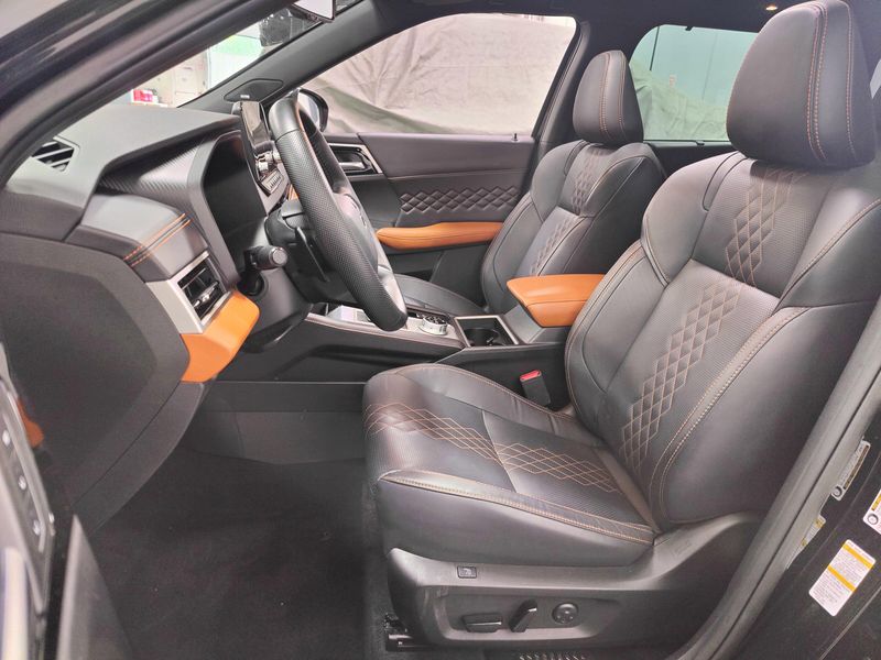 Used 2023 Mitsubishi Outlander PHEV SEL AWD 40th Anniv w/Sunroof/NavImage 19