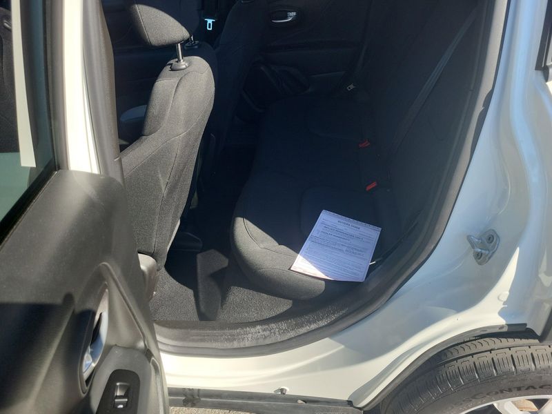 Used 2023 Jeep Renegade LatitudeImage 10