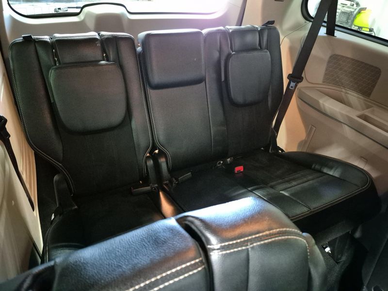 2019 Dodge Grand Caravan SXTImage 12