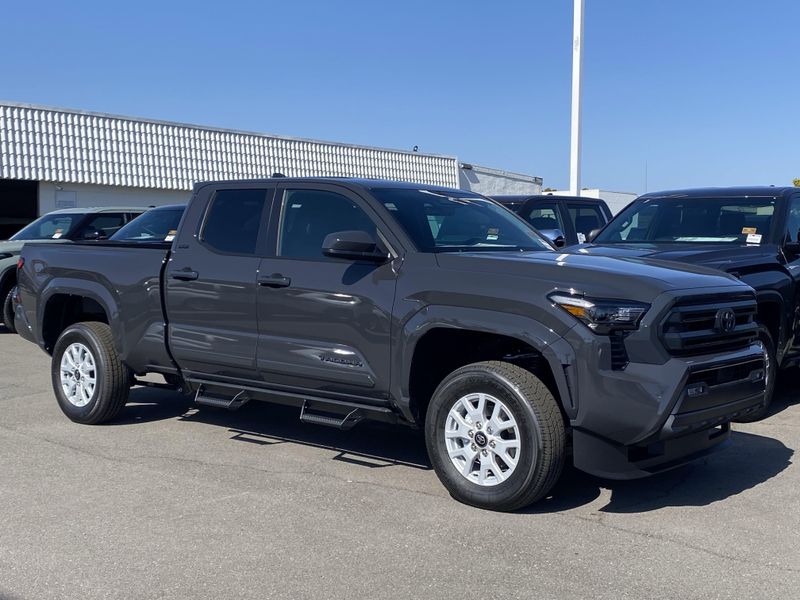 2025 Toyota Tacoma SR5Image 2