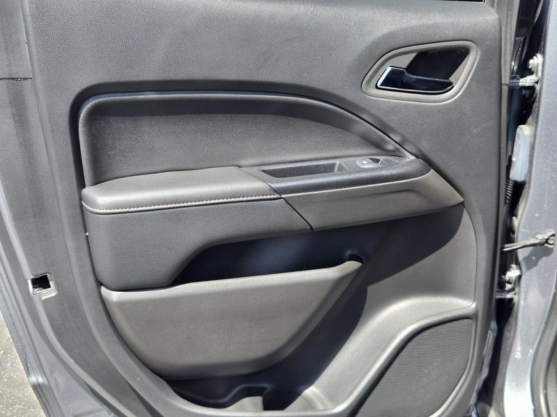 Used 2022 GMC Canyon 4WD Crew Cab 128 AT4 w/Leather
