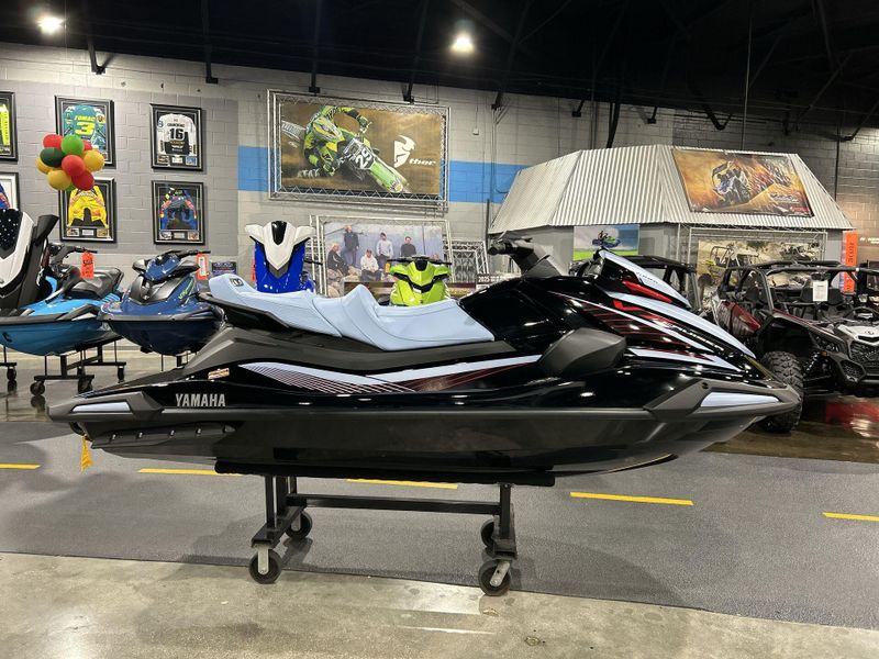 2025 Yamaha VX CRUISER W&sol;AUDIO  in a BLACK/ICE BLUE exterior color. Del Amo Motorsports of Redondo Beach (424) 390-7811 delamomotorsports.com 
