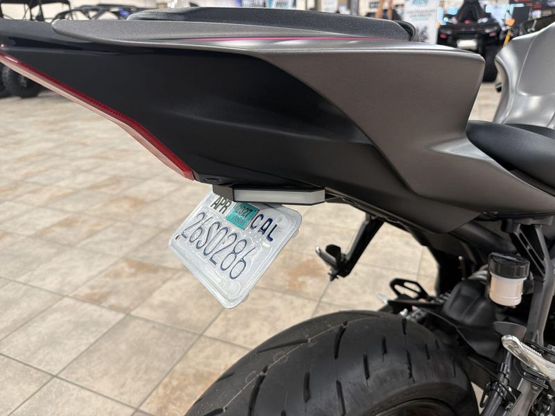 Used 2024 Yamaha YZF-R7 CA Image 29