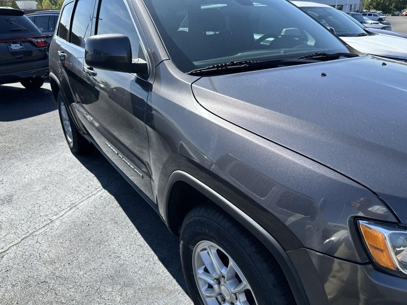 Used 2018 Jeep Grand Cherokee Laredo EImage 4