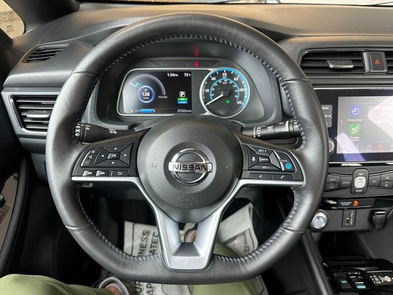 2020 Nissan Leaf SVImage 2